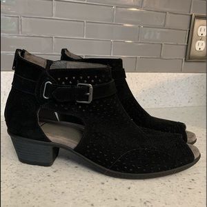 Comfortable EARTH shoes